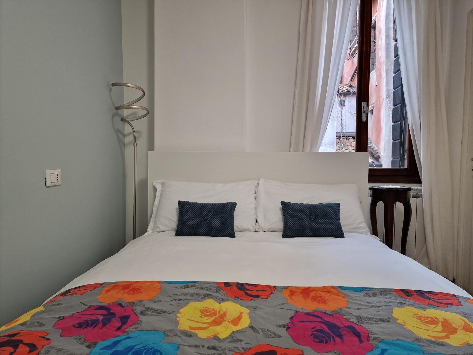 Veneziacentopercento La Forcola Apartment, Next To Rialto Bridge Zewnętrze zdjęcie