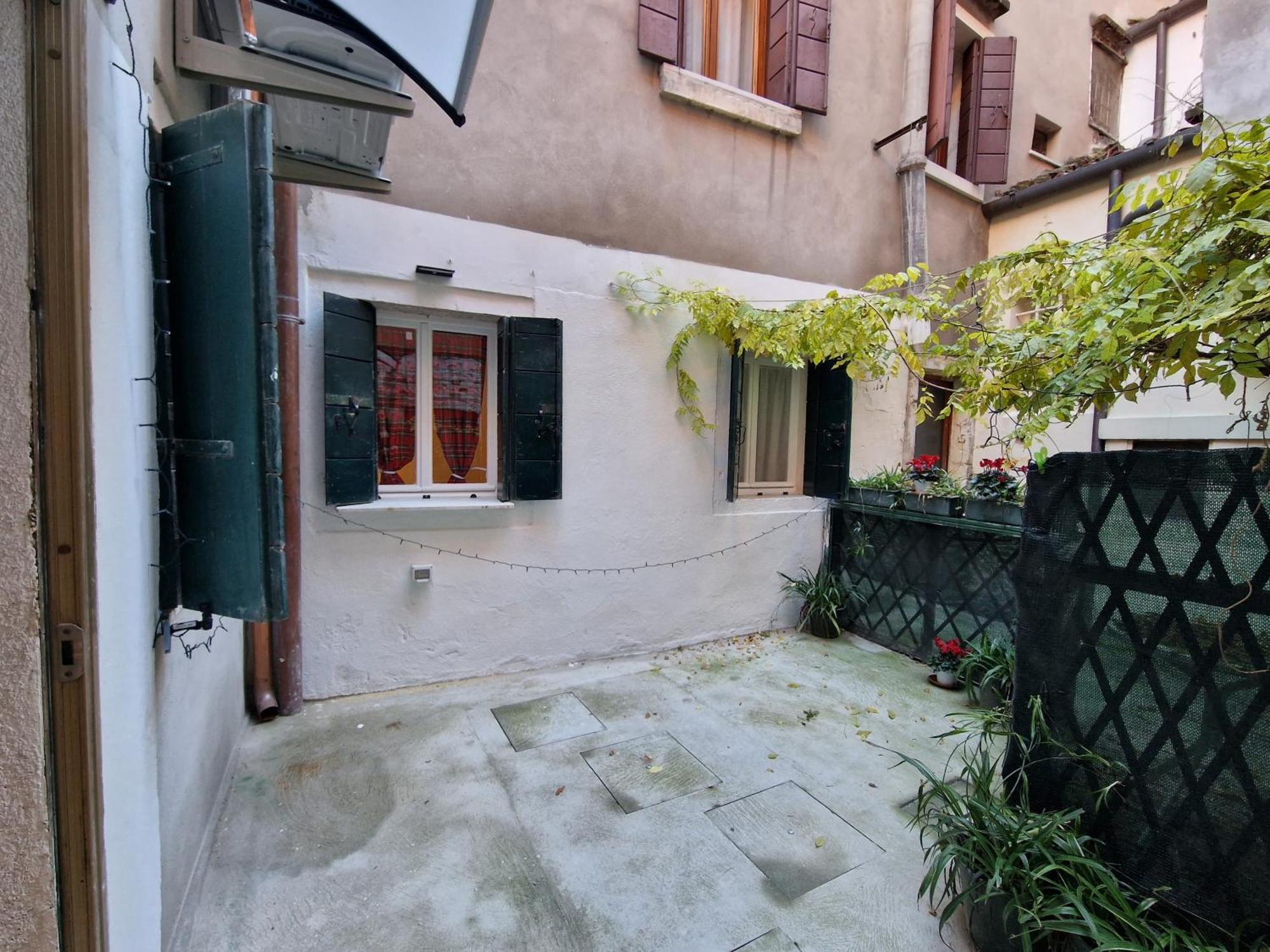 Veneziacentopercento La Forcola Apartment, Next To Rialto Bridge Zewnętrze zdjęcie